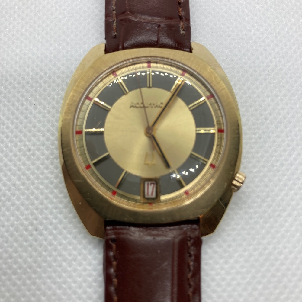 Vintage 1972 N2 Accutron Bulova Tuning Fork watch. Runs Perfectly